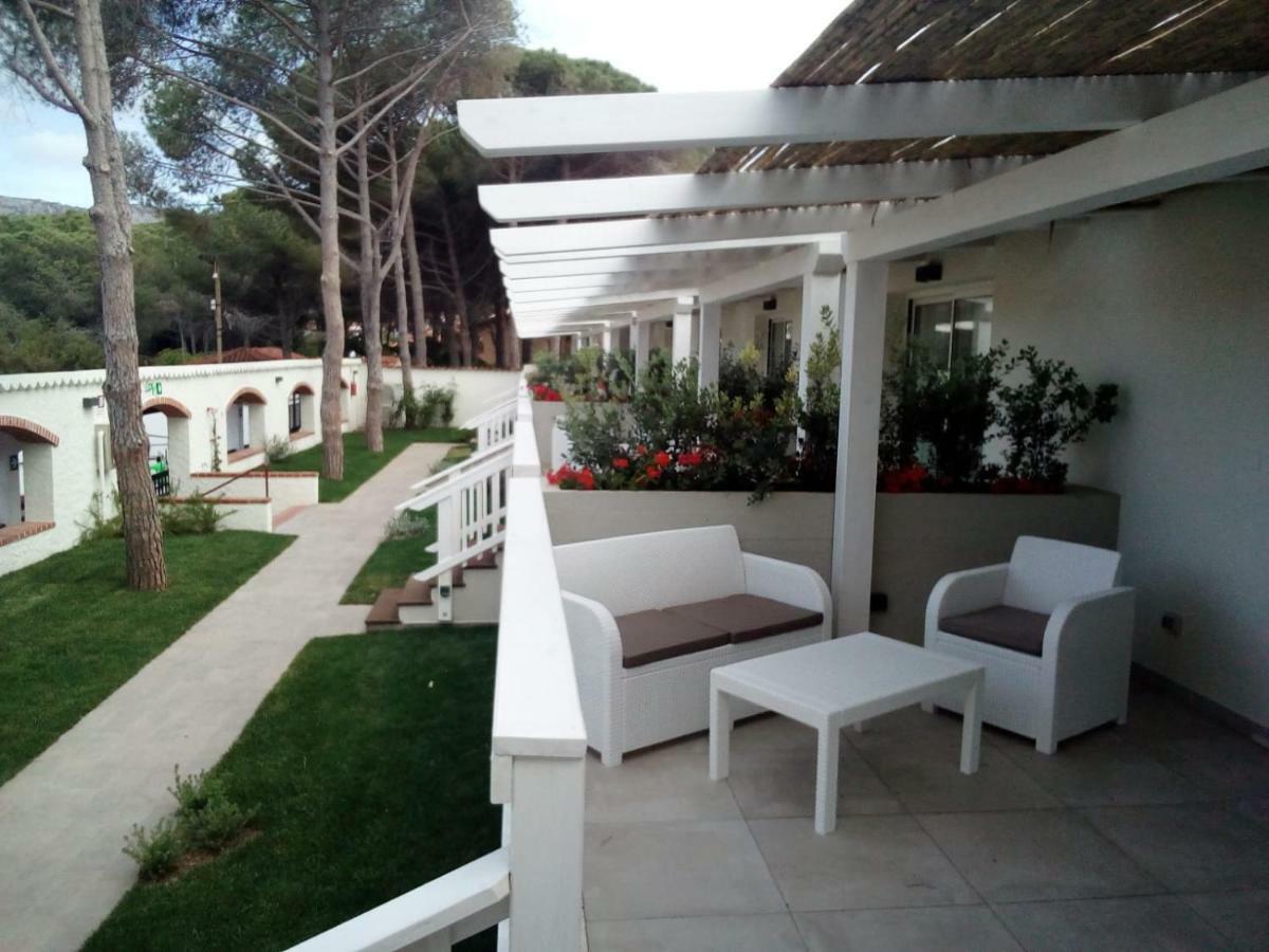 Club Esse Cala Bitta Hotel Baja Sardinia Kültér fotó